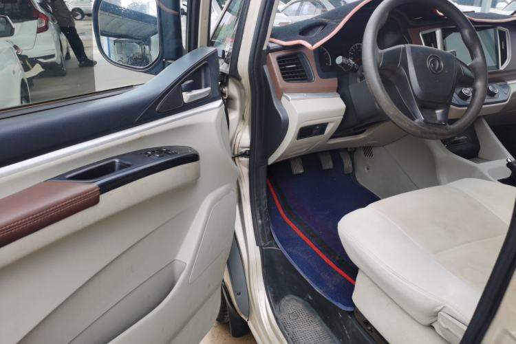 Used FORTHING Lingzhi 2019 M5L 1.6L 7-Seater Exclusive Model China VI Standard Driver Seat