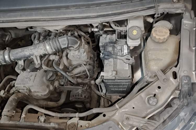 Used FORTHING Lingzhi 2019 M5L 1.6L 7-Seater Exclusive Model China VI Standard Engine Bay Left