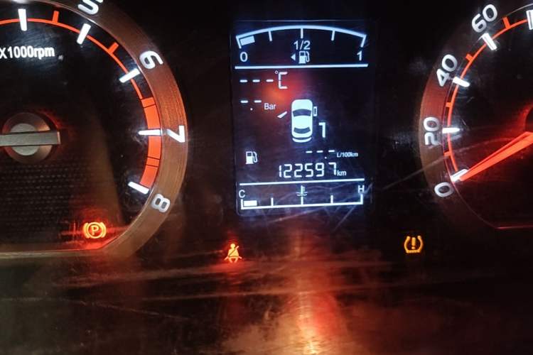 Used FORTHING Lingzhi 2019 M5L 1.6L 7-Seater Exclusive Model China VI Standard Odometer Close Up