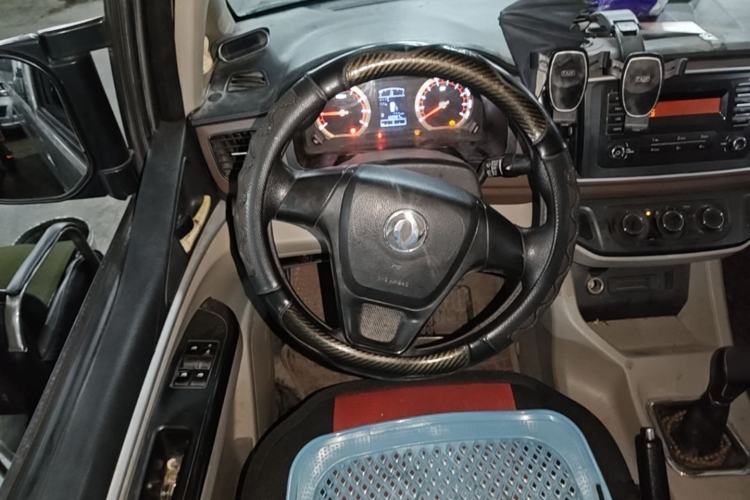 Used FORTHING Lingzhi 2019 M5L 1.6L 7-Seater Exclusive Model China VI Standard Steering Wheel