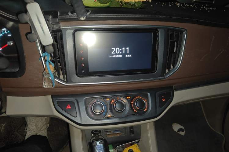 Used FORTHING Lingzhi 2020 M5L 1.6L Base Model 7 Seats Audio And AC Panel