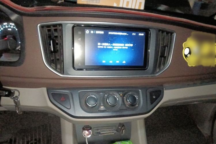 Used FORTHING Lingzhi 2020 M5L 1.6L Comfort Edition 7-Seater Audio And AC Panel