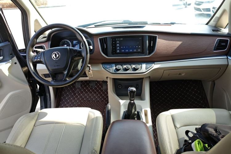 Used FORTHING Lingzhi 2020 M5L 1.6L Luxury 7-Seater Center Console