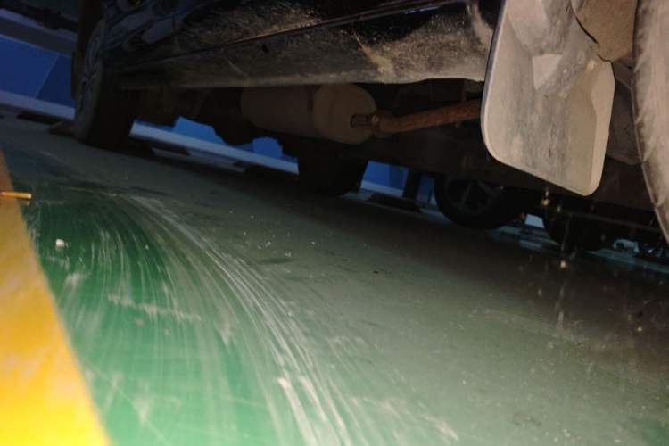 Used FORTHING Lingzhi 2020 M5 1.6L Practical Model Chassis Front Right