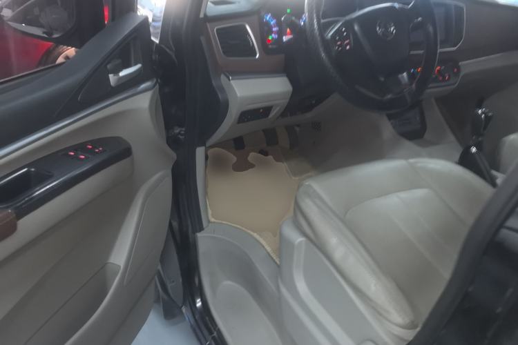 Used FORTHING Lingzhi 2020 M5L 1.6L Luxury 7-Seater Driver Seat