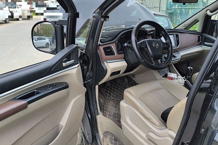 Used FORTHING Lingzhi 2020 M5L 1.6L Luxury 7-Seater Driver Seat