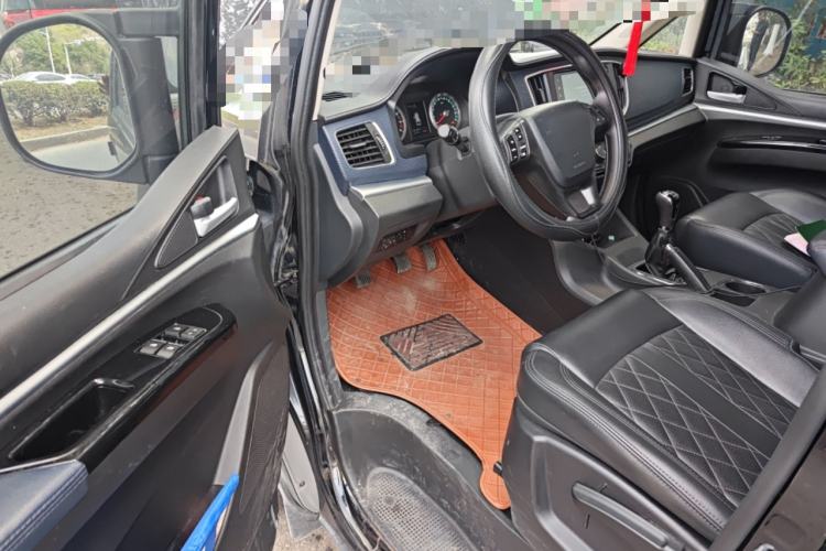 Used FORTHING Lingzhi 2020 M5L 1.6L Luxury 7-Seater Driver Seat