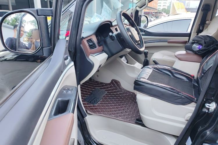 Used FORTHING Lingzhi 2020 M5L 1.6L Luxury 7-Seater Driver Seat