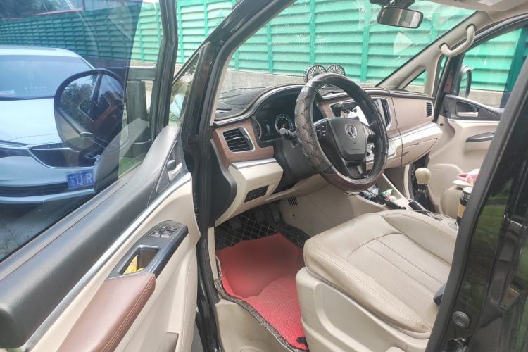 Used FORTHING Lingzhi 2020 M5L 1.6L Luxury 7-Seater Driver Seat