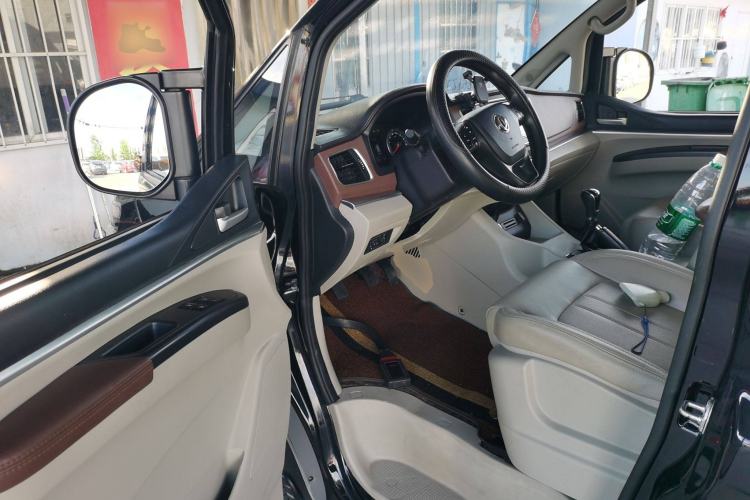 Used FORTHING Lingzhi 2020 M5L 1.6L Luxury 7-Seater Driver Seat