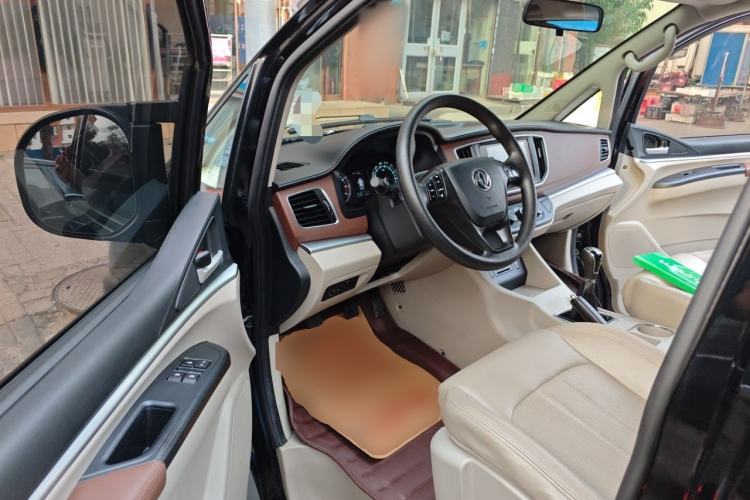 Used FORTHING Lingzhi 2020 M5L 1.6L Luxury 7-Seater Driver Seat