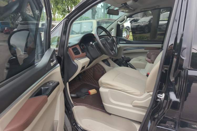 Used FORTHING Lingzhi 2020 M5L 1.6L Luxury 7-Seater Driver Seat
