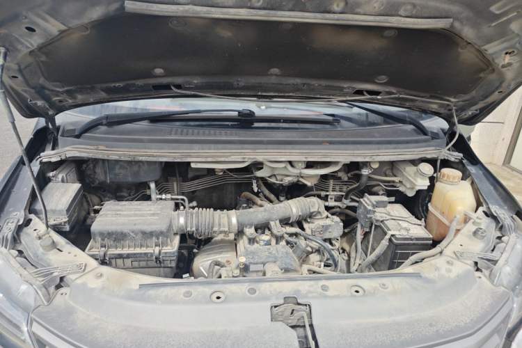 Used FORTHING Lingzhi 2020 M5L 1.6L Luxury 7-Seater Engine Bay