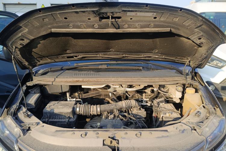 Used FORTHING Lingzhi 2020 M5L 1.6L Luxury 7-Seater Engine Bay