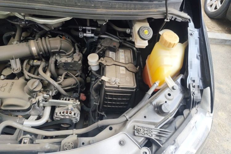 Used FORTHING Lingzhi 2020 M5L 1.6L Utility Model Engine Bay Left