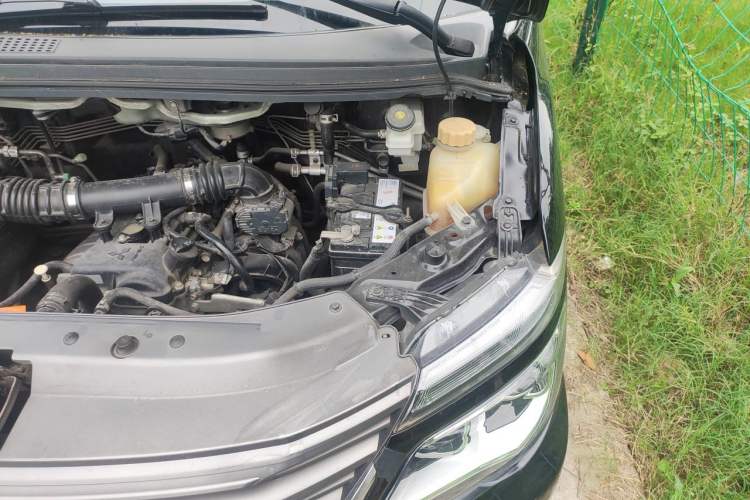 Used FORTHING Lingzhi 2020 M5L 1.6L Luxury 7-Seater Engine Bay Left