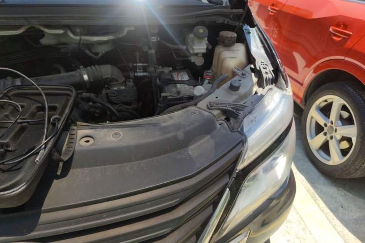 Used FORTHING Lingzhi 2020 M5 1.6L Luxury 7-Seater Engine Bay Left