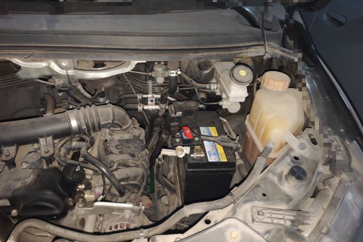 Used FORTHING Lingzhi 2020 M5 1.6L Practical Model Engine Bay Left