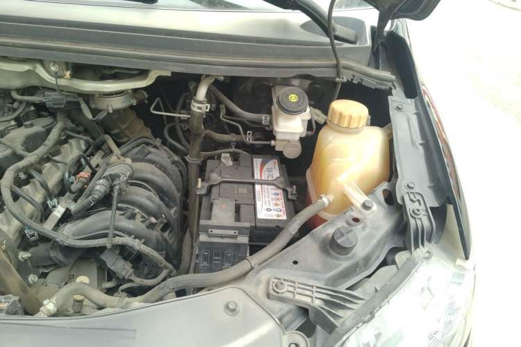 Used FORTHING Lingzhi 2020 M5L 2.0L Luxury 7-Seater Engine Bay Left