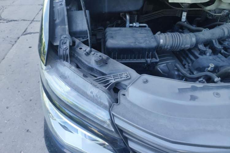 Used FORTHING Lingzhi 2020 M5L 1.6L Luxury 7-Seater Engine Bay Right