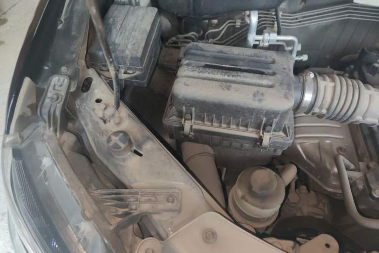 Used FORTHING Lingzhi 2020 M5L 1.6L Base Model 7 Seats Engine Bay Right