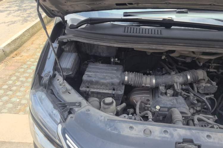 Used FORTHING Lingzhi 2020 M5 1.6L Practical Model Engine Bay Right