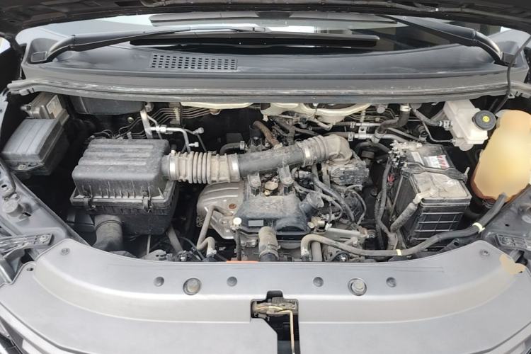 Used FORTHING Lingzhi 2020 M5L 1.6L Luxury 7-Seater Engine Bay