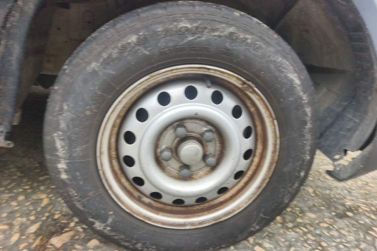 Used FORTHING Lingzhi 2020 M5 1.6L Practical Model Exterior 1