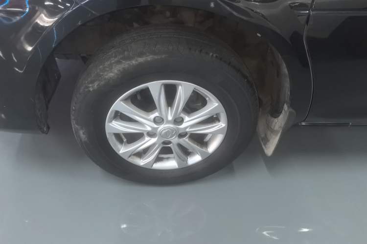 Used FORTHING Lingzhi 2020 M5L 1.6L Luxury 7-Seater Exterior 4
