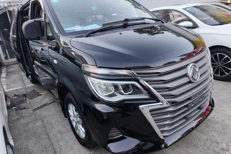Used FORTHING Lingzhi 2020 M5L 1.6L Luxury 7-Seater Front Right 45 Deg