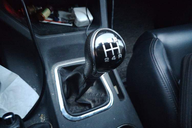 Used FORTHING Lingzhi 2020 M5L 1.6L Luxury 7-Seater Gear Lever