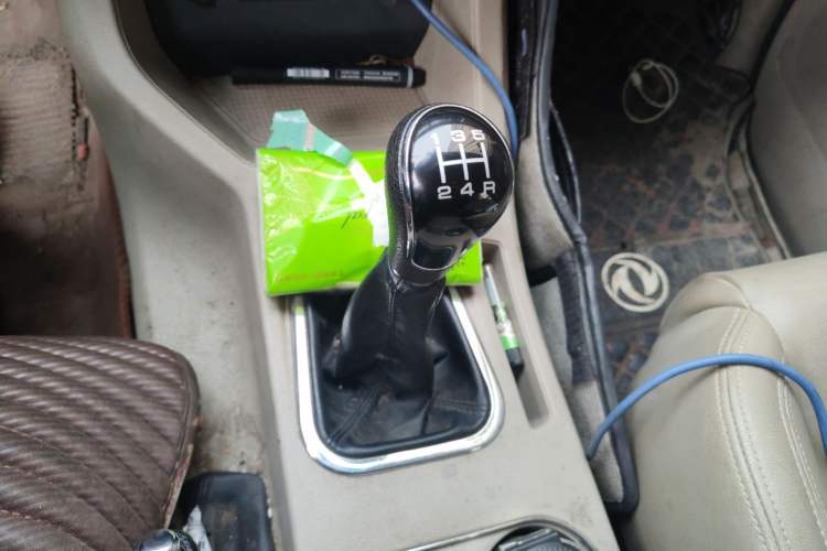 Used FORTHING Lingzhi 2020 M5 1.6L Luxury 7-Seater Gear Lever