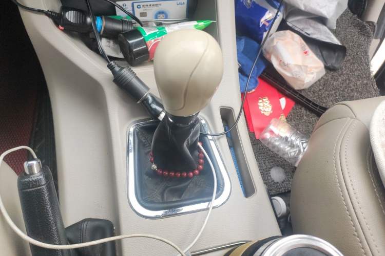 Used FORTHING Lingzhi 2020 M5L 1.6L Luxury 7-Seater Gear Lever