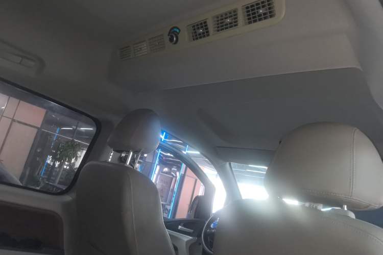 Used FORTHING Lingzhi 2020 M5L 1.6L Luxury 7-Seater Headliner