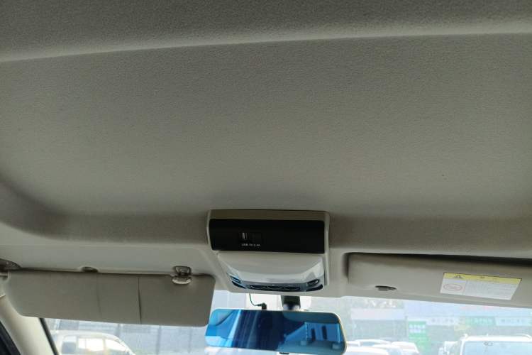 Used FORTHING Lingzhi 2020 M5L 1.6L Luxury 7-Seater Headliner