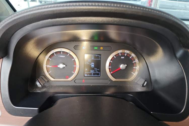 Used FORTHING Lingzhi 2020 M5L 1.6L Comfort Edition 7-Seater Instrument Cluster