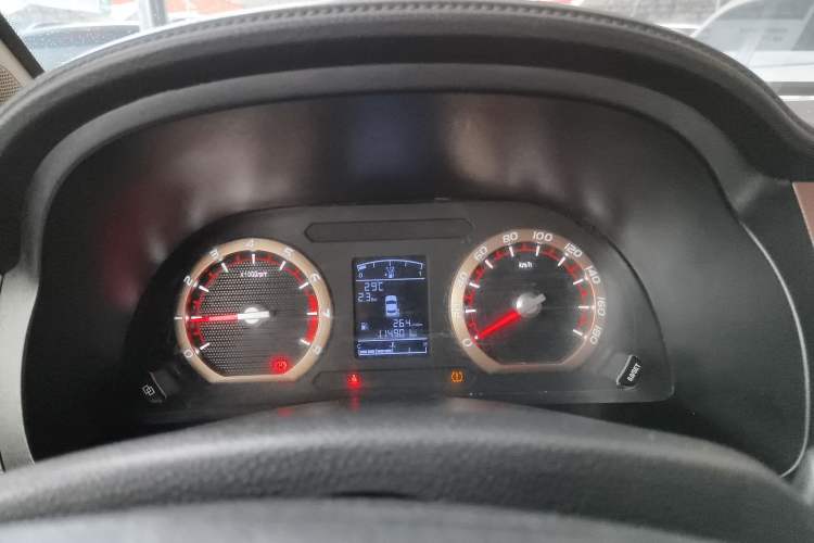 Used FORTHING Lingzhi 2020 M5L 2.0L Base Model 7 Seats Instrument Cluster
