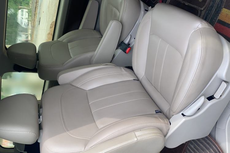 Used FORTHING Lingzhi 2020 M5L 1.6L Luxury 7-Seater Interior 3