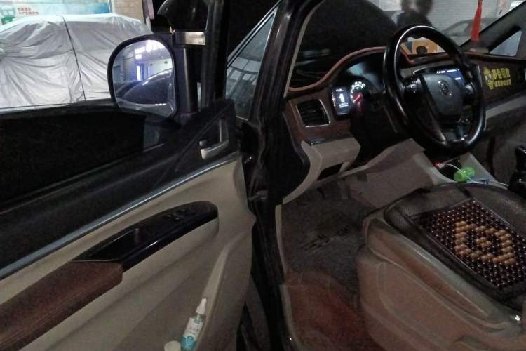 Used FORTHING Lingzhi 2020 M5L 1.6L Comfort Edition 7-Seater Interior 3