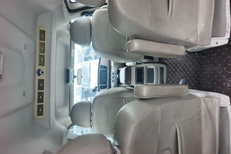 Used FORTHING Lingzhi 2020 M5L 1.6L Luxury 7-Seater Interior 3