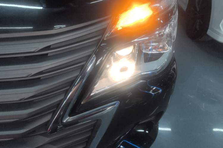 Used FORTHING Lingzhi 2020 M5L 1.6L Luxury 7-Seater Left Front Headlight