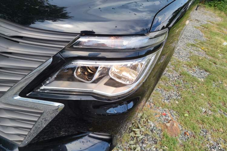 Used FORTHING Lingzhi 2020 M5L 1.6L Base Model 7 Seats Left Front Headlight