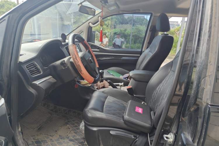 Used FORTHING Lingzhi 2020 M5L 1.6L Luxury 7-Seater Left Front Seat