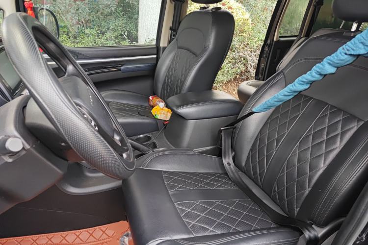 Used FORTHING Lingzhi 2020 M5L 1.6L Luxury 7-Seater Left Front Seat