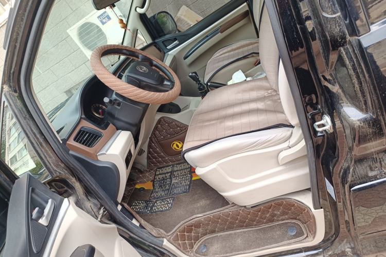 Used FORTHING Lingzhi 2020 M5L 2.0L Base Model 9 Seats Left Front Seat