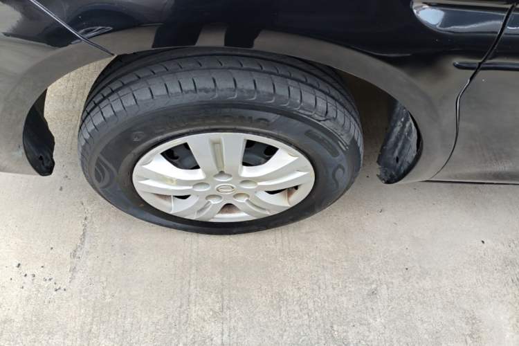 Used FORTHING Lingzhi 2020 M5L 1.6L Utility Model Left Front Wheel Hub