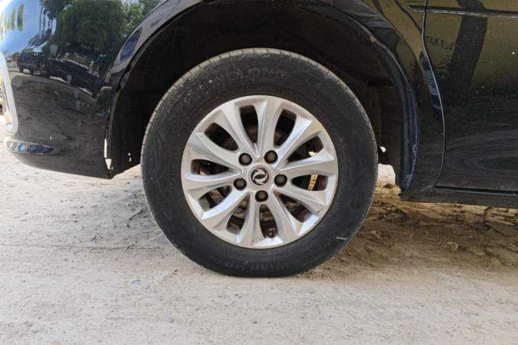 Used FORTHING Lingzhi 2020 M5L 1.6L Utility Model Left Front Wheel Hub