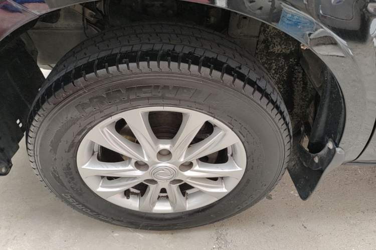 Used FORTHING Lingzhi 2020 M5L 1.6L Luxury 7-Seater Left Front Wheel Hub
