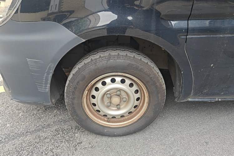 Used FORTHING Lingzhi 2020 M5 1.6L Practical Model Left Front Wheel Hub