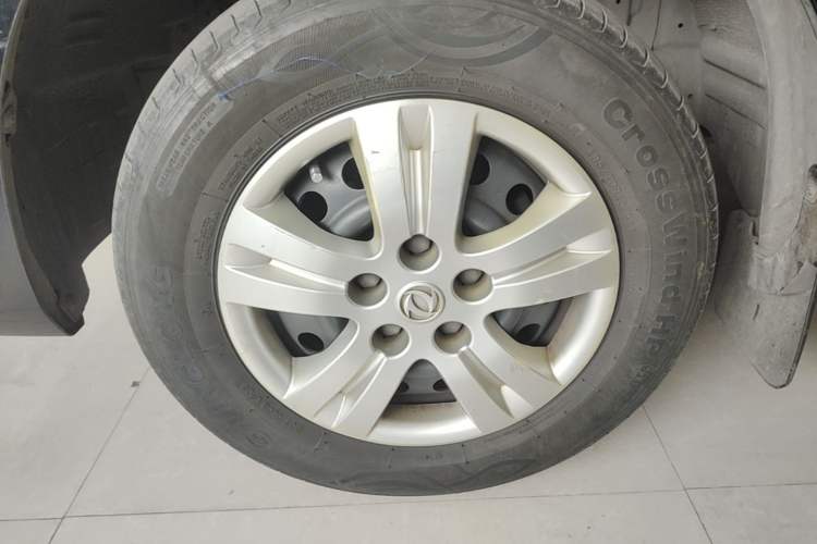 Used FORTHING Lingzhi 2020 M5L 1.6L Utility Model Left Front Wheel Hub